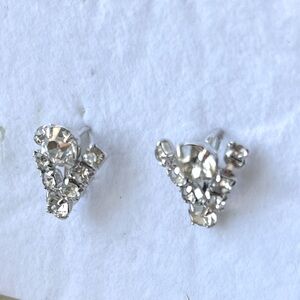 Vintage silver tone clear precisions stones screw back earrings